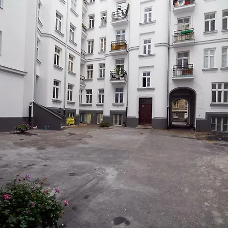 Gorskiego By Renters Apartment *