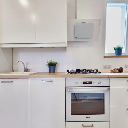 Gorskiego By Renters Apartment *